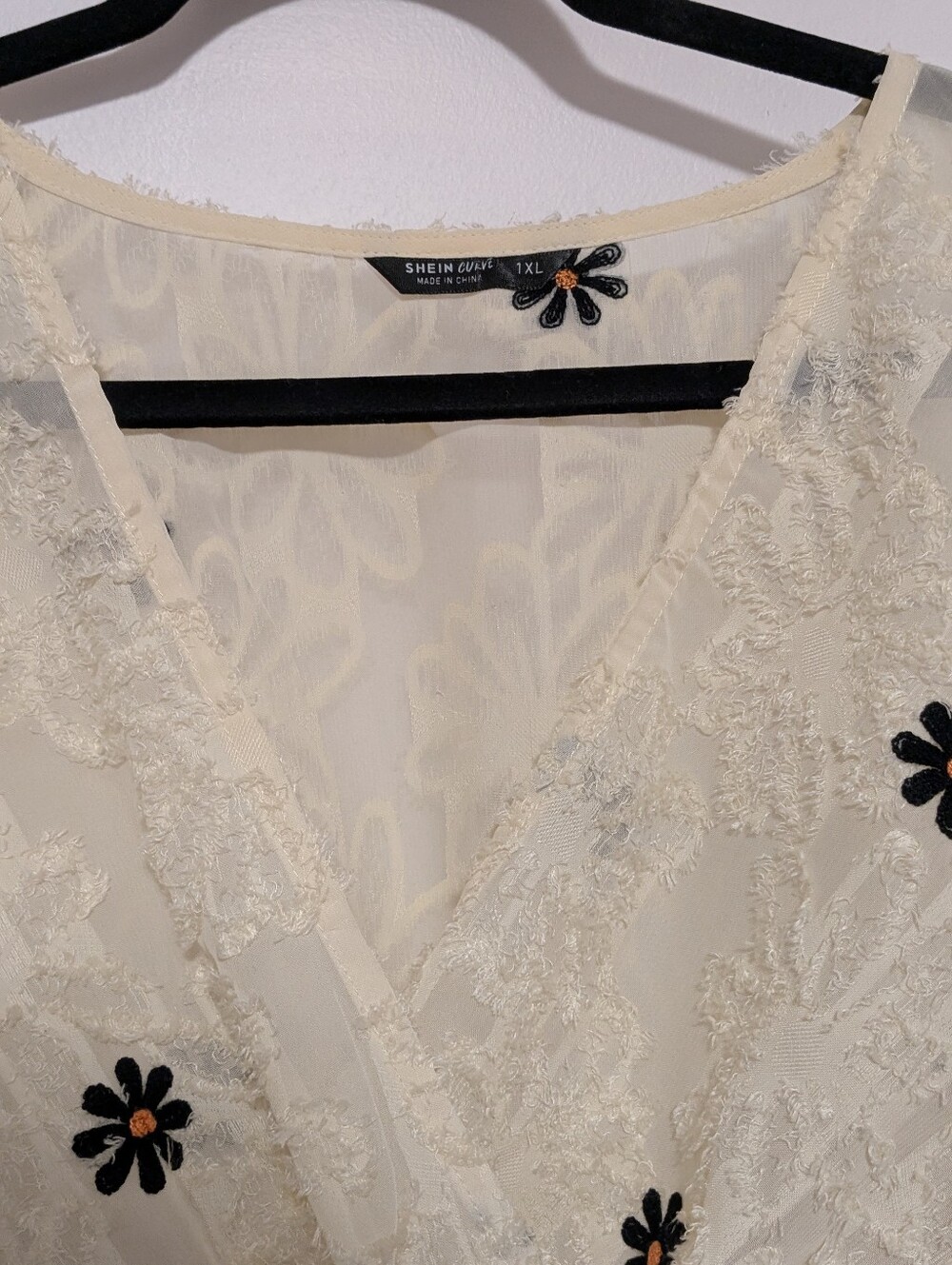 SHEIN Curve Cream Daisy Embroidered Textured Peplum Top | 1XL - Picture 4 of 7